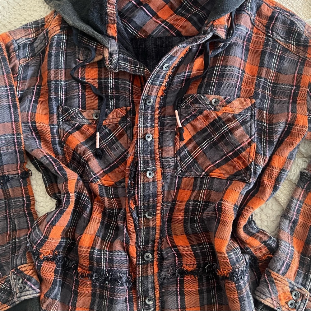 We the Free Calico Basin Plaid Flannel Distressed Hooded Jacket Shacket XS - Picture 6 of 16